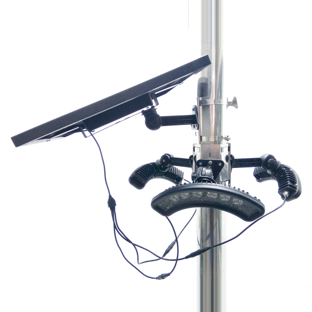 18 LED Solar Flagpole Light