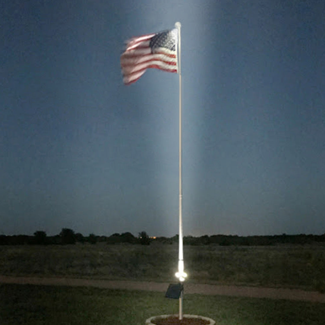18 LED Solar Flagpole Light