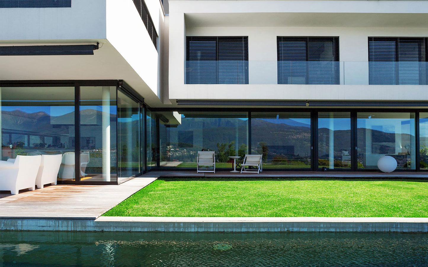 Zen Roll Outdoor Motorized Shades
